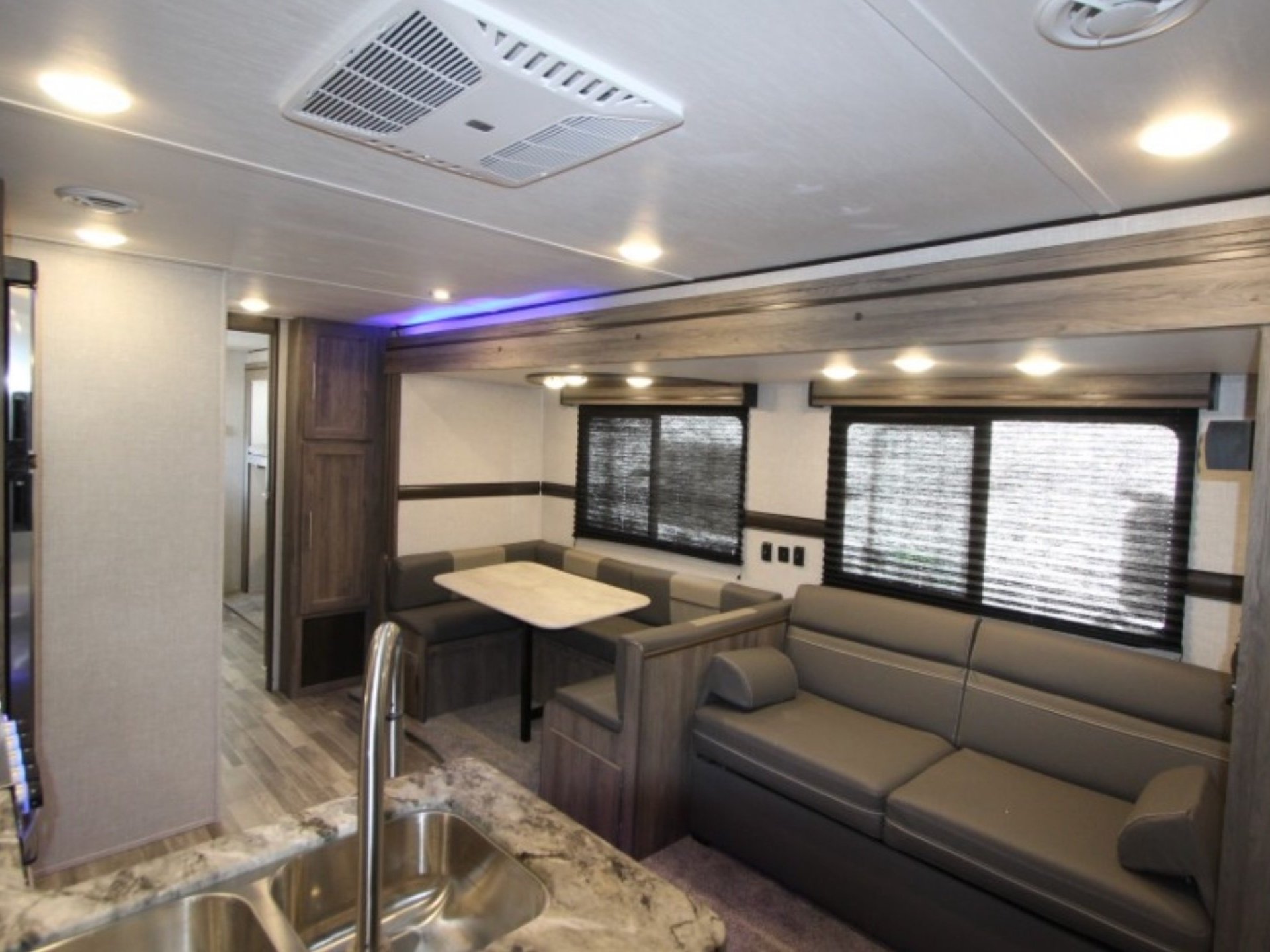 2022 CROSSROADS ZINGER 340BH