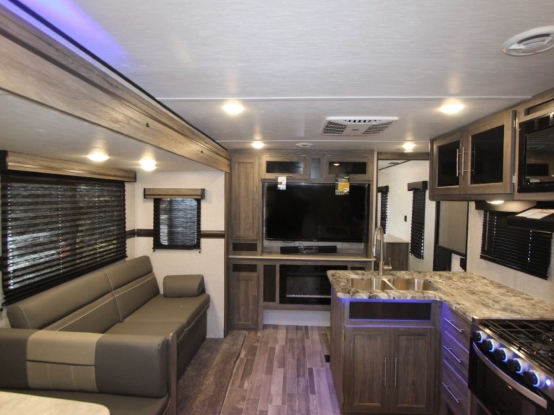 2022 CROSSROADS ZINGER 340BH