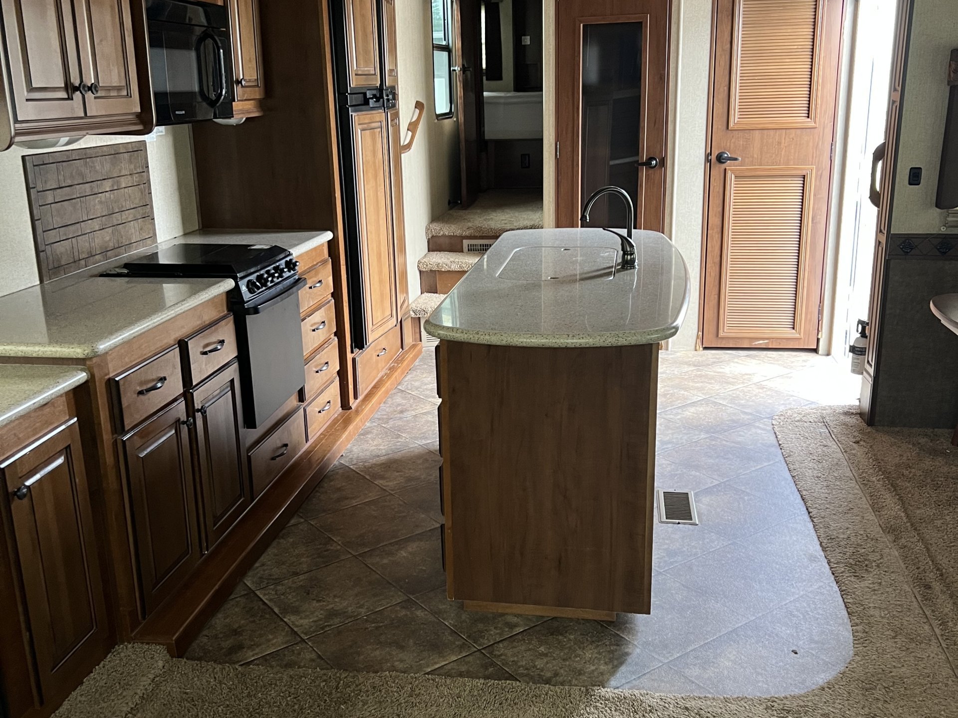 2014 HEARTLAND BIGHORN 3685RL