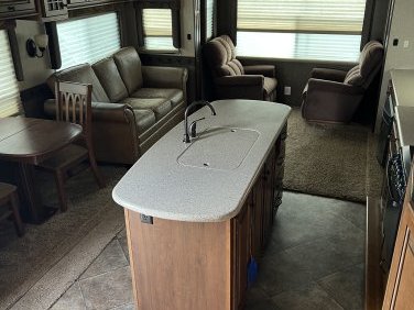 2014 HEARTLAND BIGHORN 3685RL