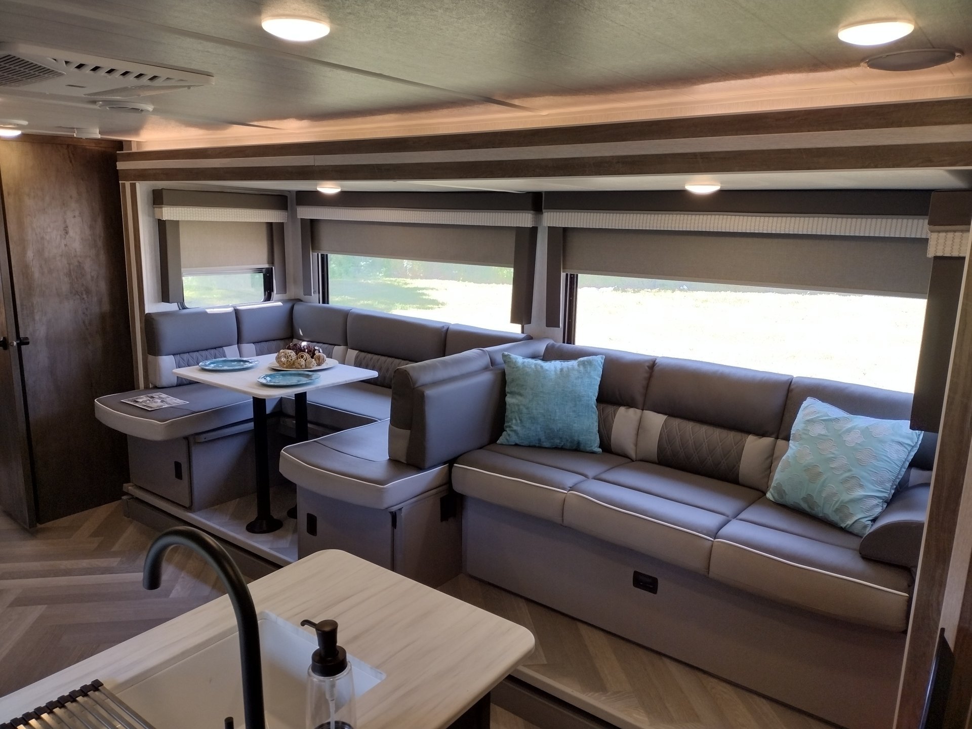 2022 FOREST RIVER WILDWOOD XLITE 28VBXL Good Sam RV Rentals