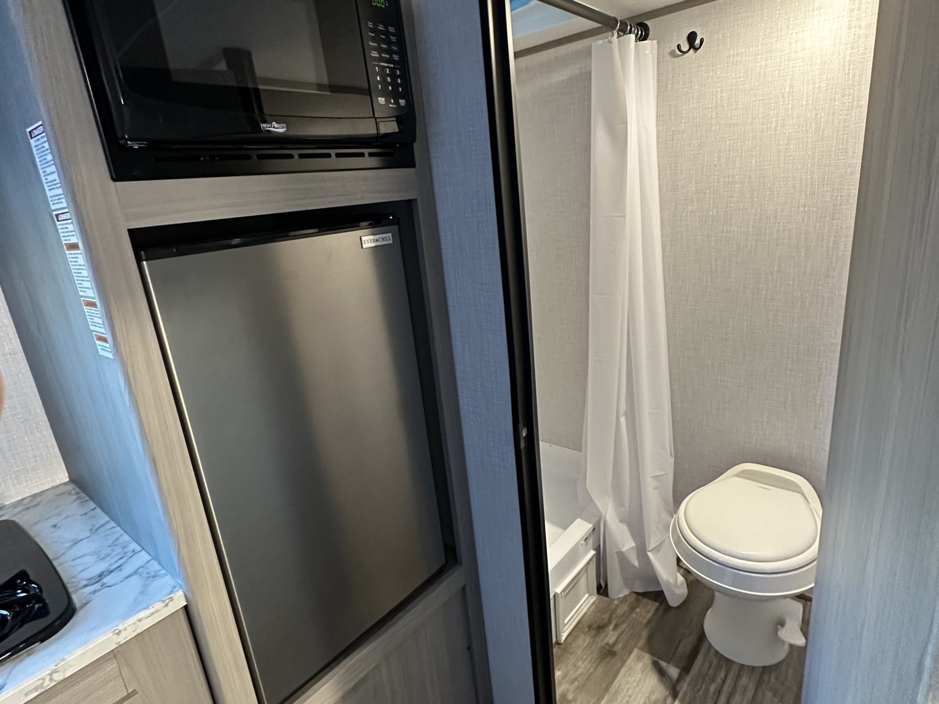 2023 COLEMAN LANTERN LT 17B Good Sam RV Rentals