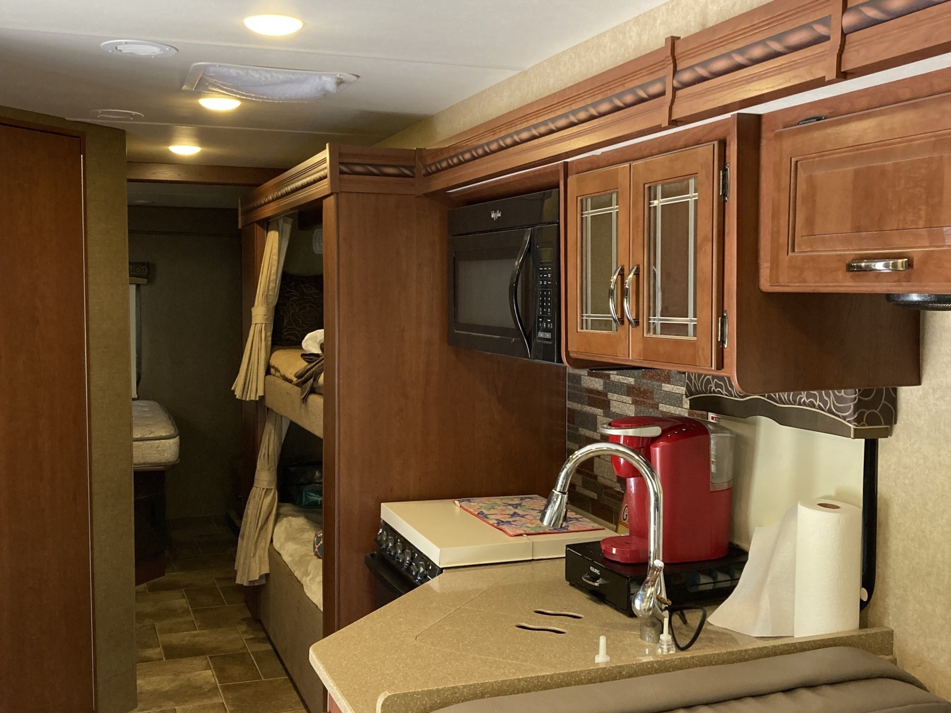 2016 THOR MOTOR COACH CHATEAU 31E