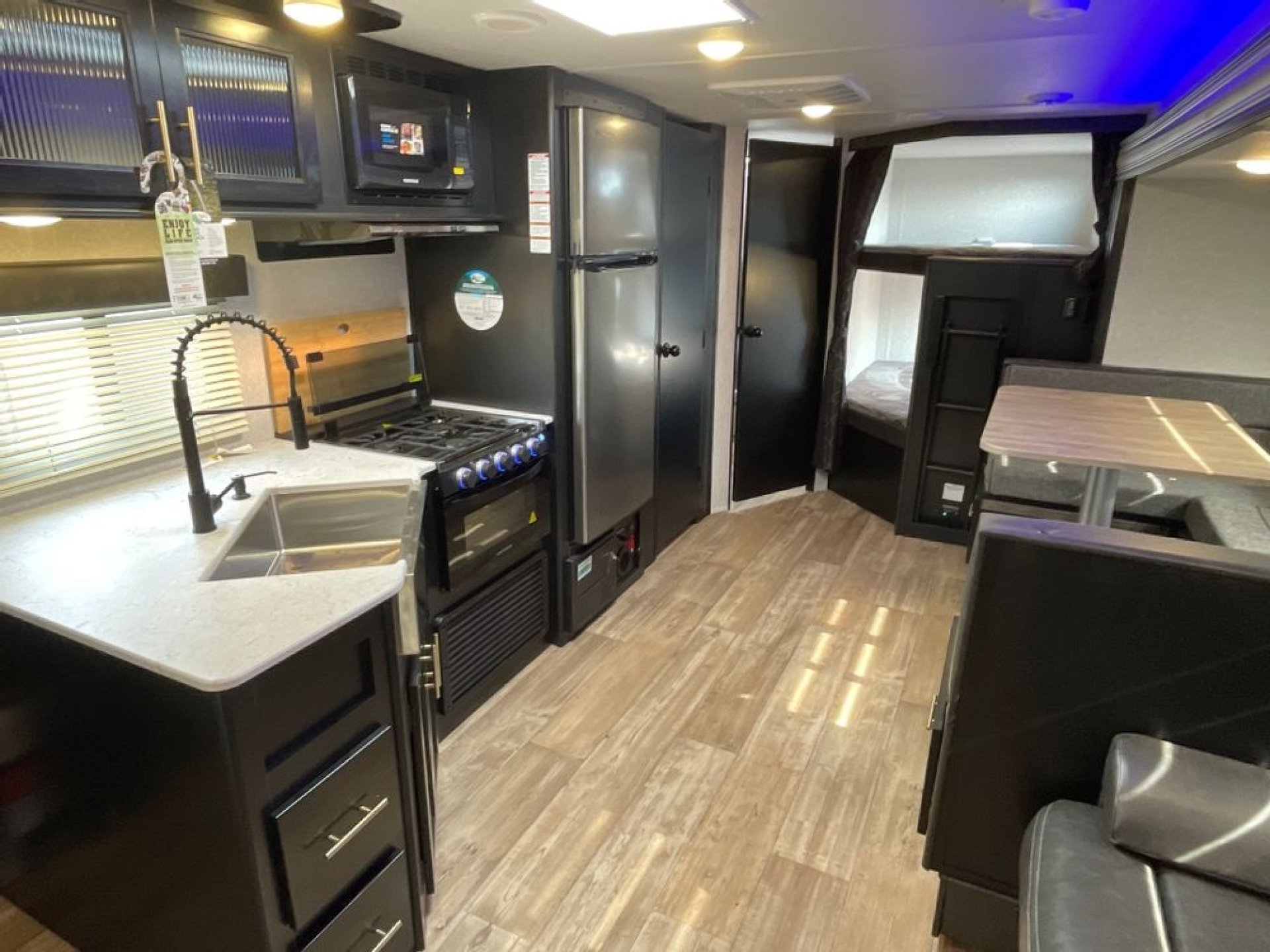 2021 FOREST RIVER CHEROKEE GREY WOLF 26DBH