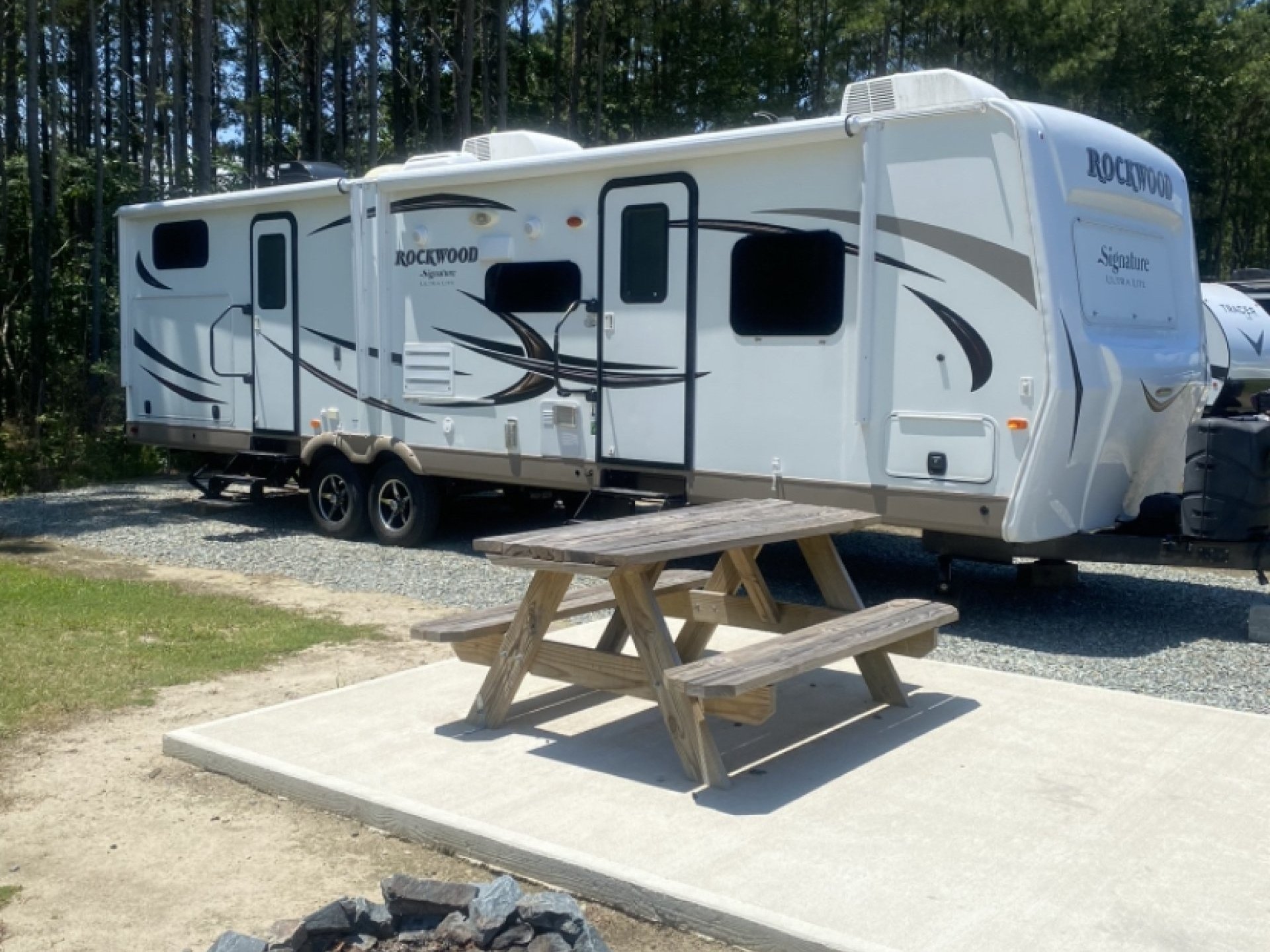 2016 FOREST RIVER ROCKWOOD SIGNATURE ULTRA LITE 8312SS
