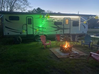 2016 FOREST RIVER ROCKWOOD SIGNATURE ULTRA LITE 8312SS