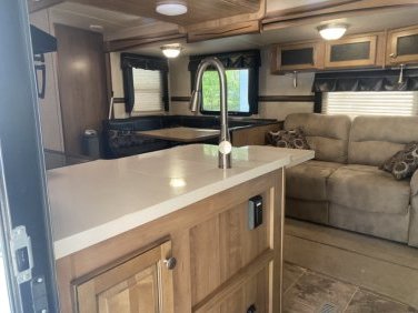 2016 FOREST RIVER ROCKWOOD SIGNATURE ULTRA LITE 8312SS
