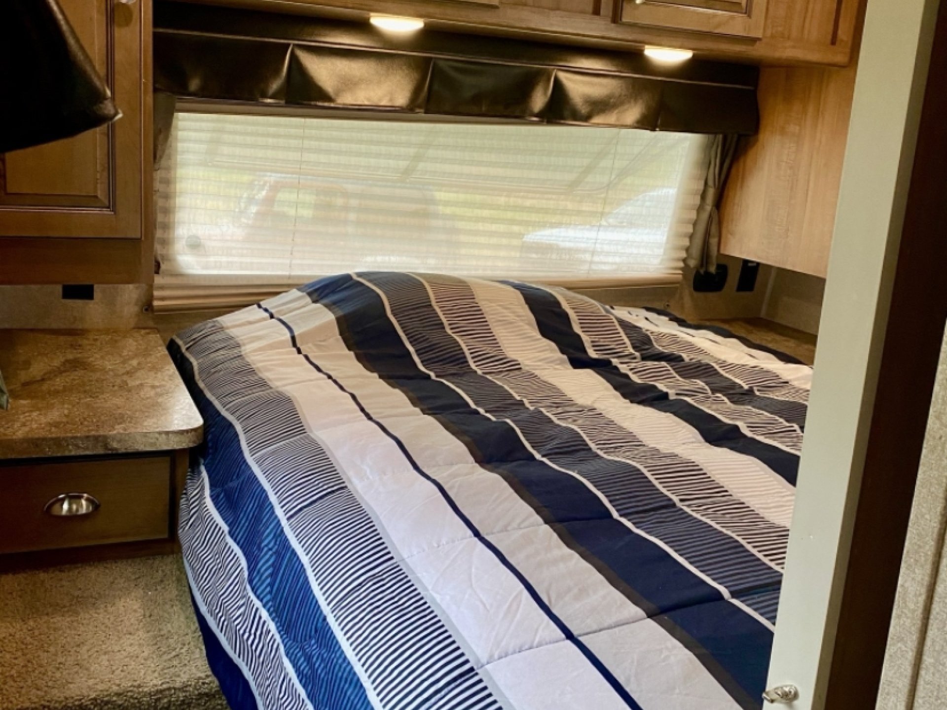 2016 FOREST RIVER ROCKWOOD SIGNATURE ULTRA LITE 8312SS