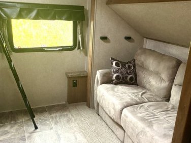 2016 FOREST RIVER ROCKWOOD SIGNATURE ULTRA LITE 8312SS