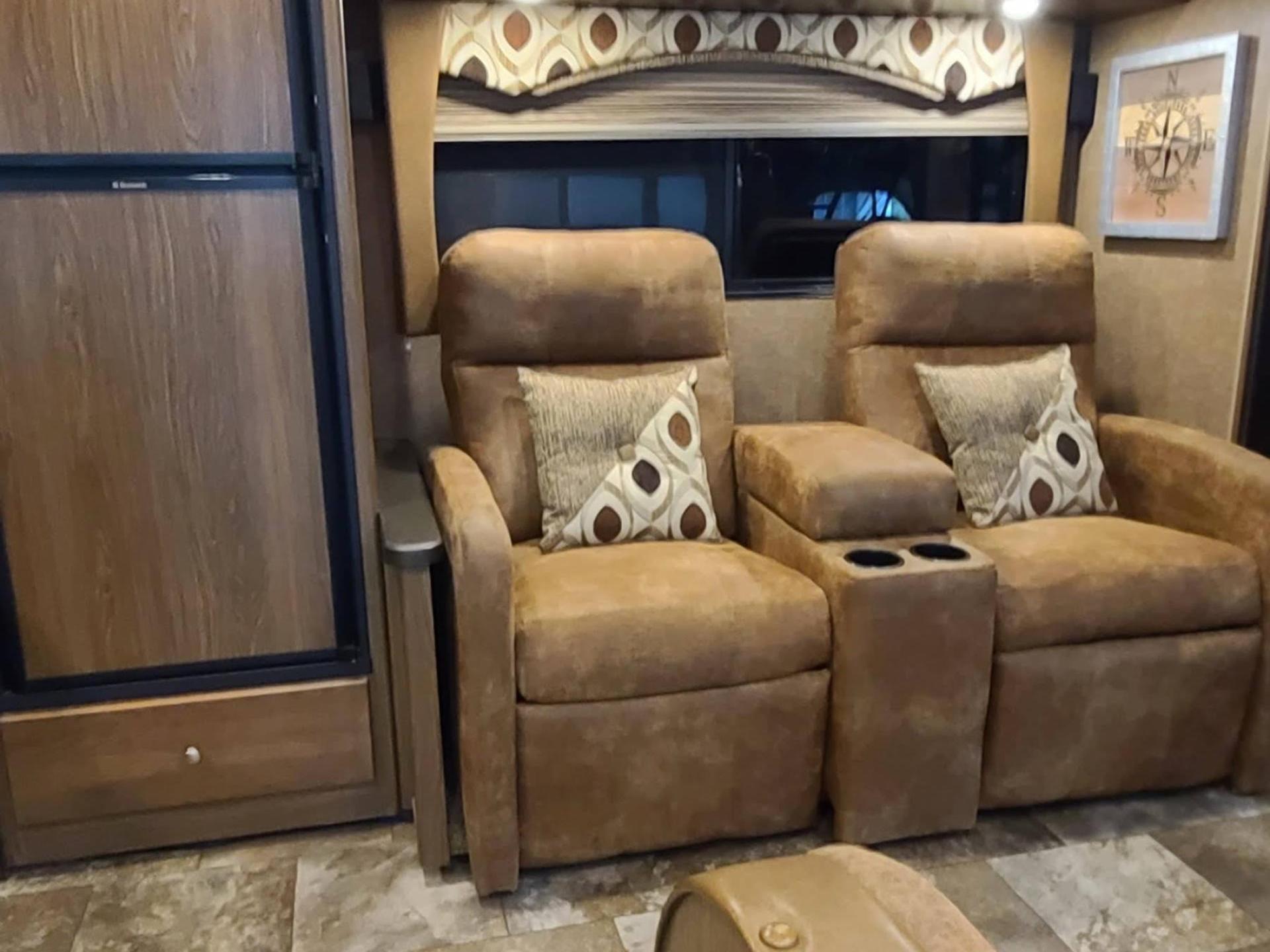 2015 COACHMEN LEPRECHAN 31