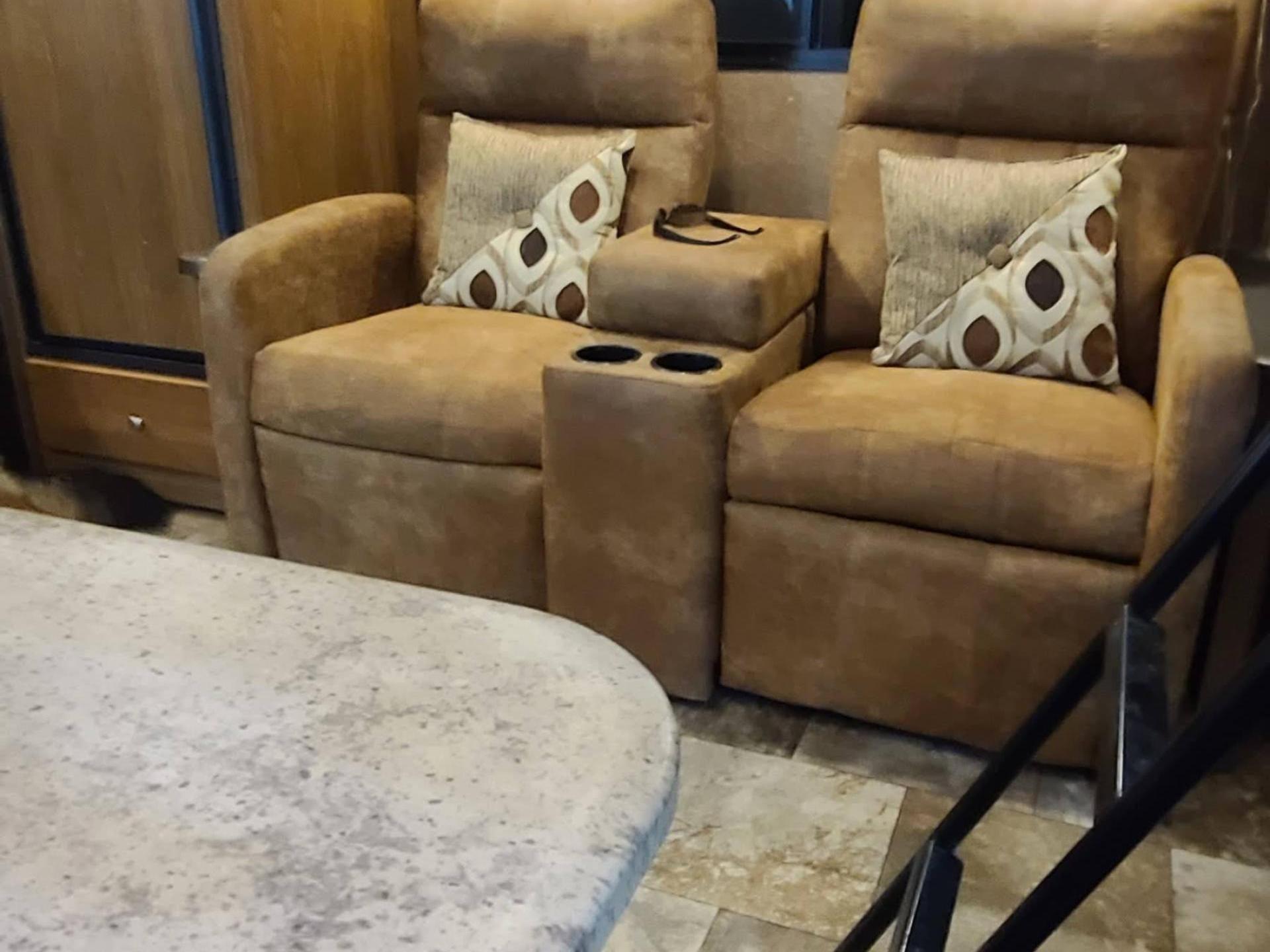 2015 COACHMEN LEPRECHAN 31