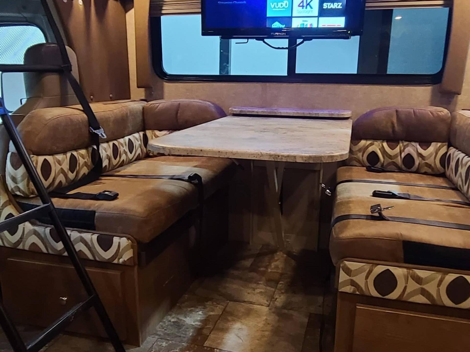 2015 COACHMEN LEPRECHAN 31