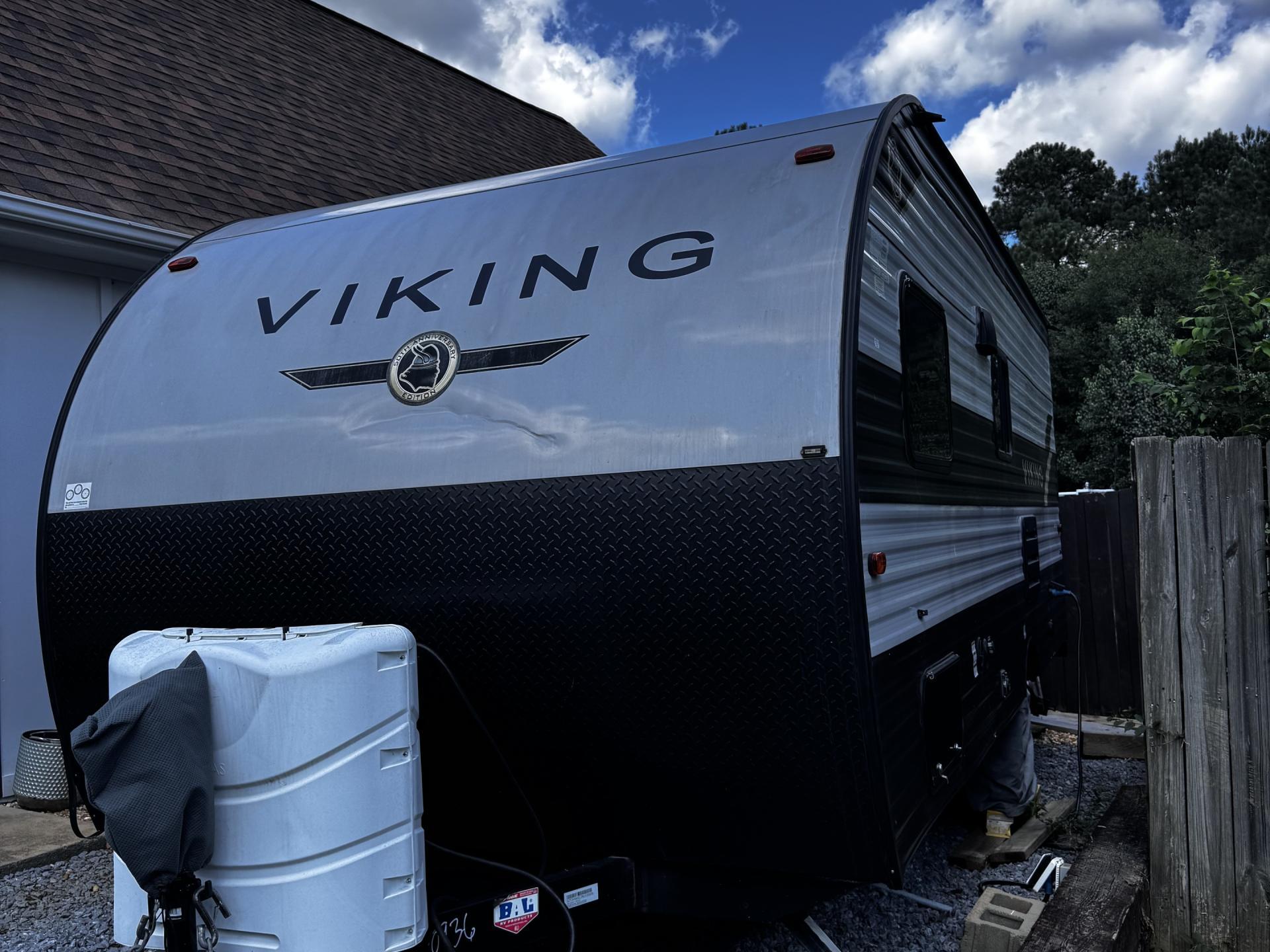 2022 VIKING 182 DBU