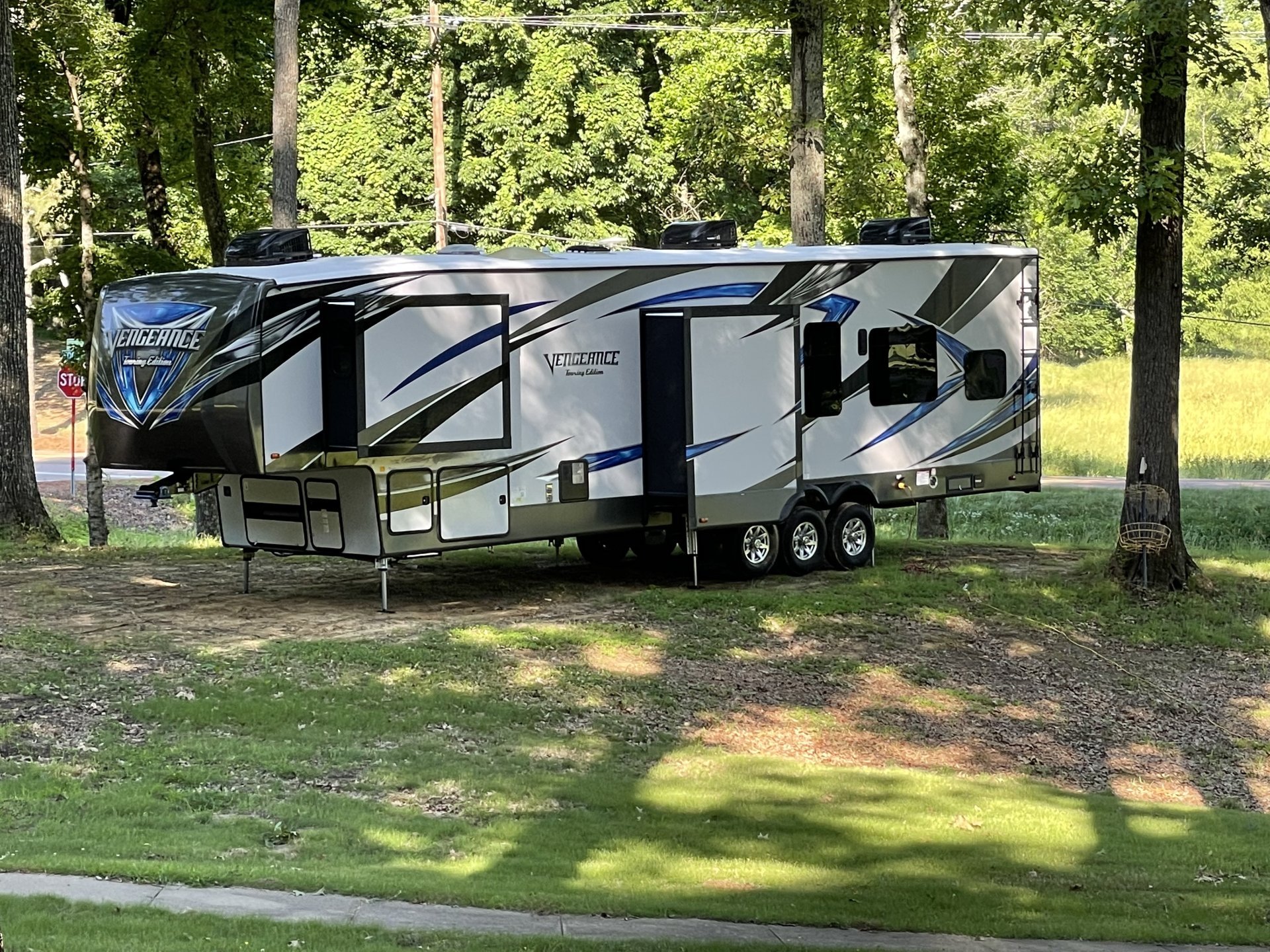 2018 FOREST RIVER VENGEANCE TOURING 38L12
