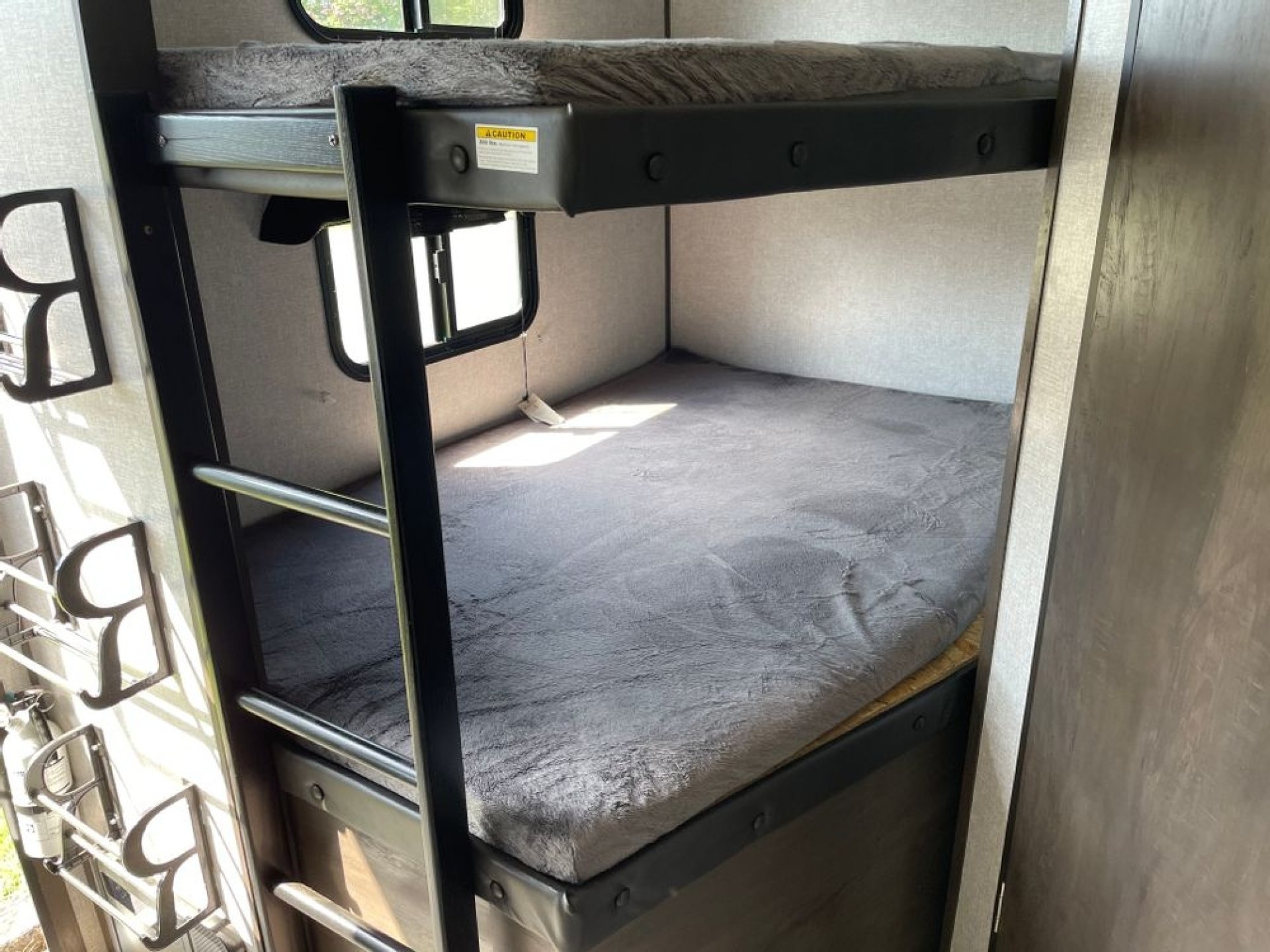 2021 DUTCHMEN COLEMAN 2755BH