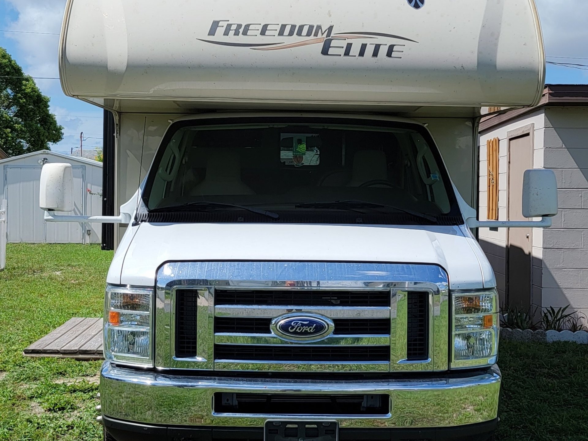 2017 THOR MOTOR COACH CHATEAU 30C