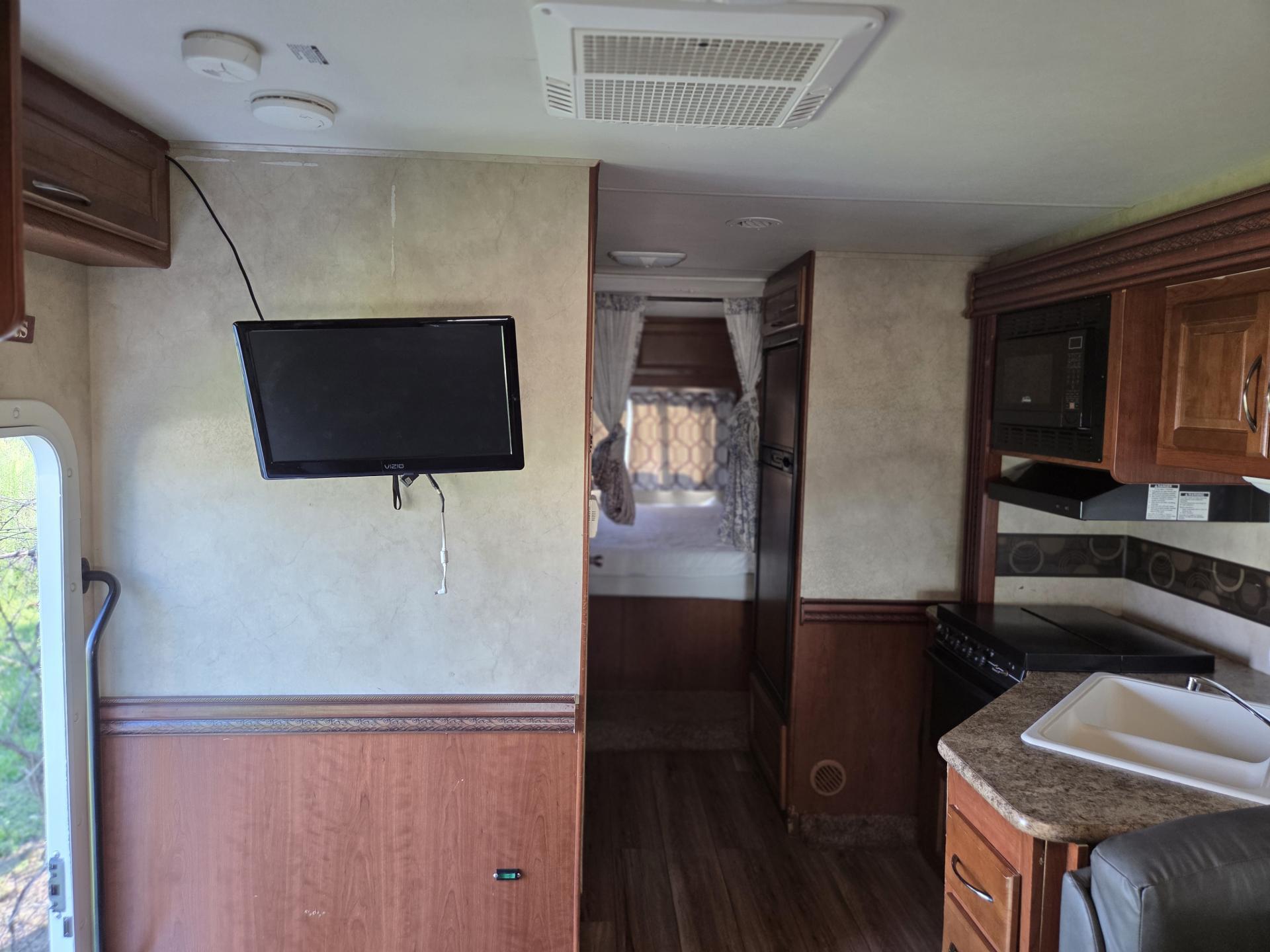 2012 THOR MOTOR COACH CHATEAU 28Z