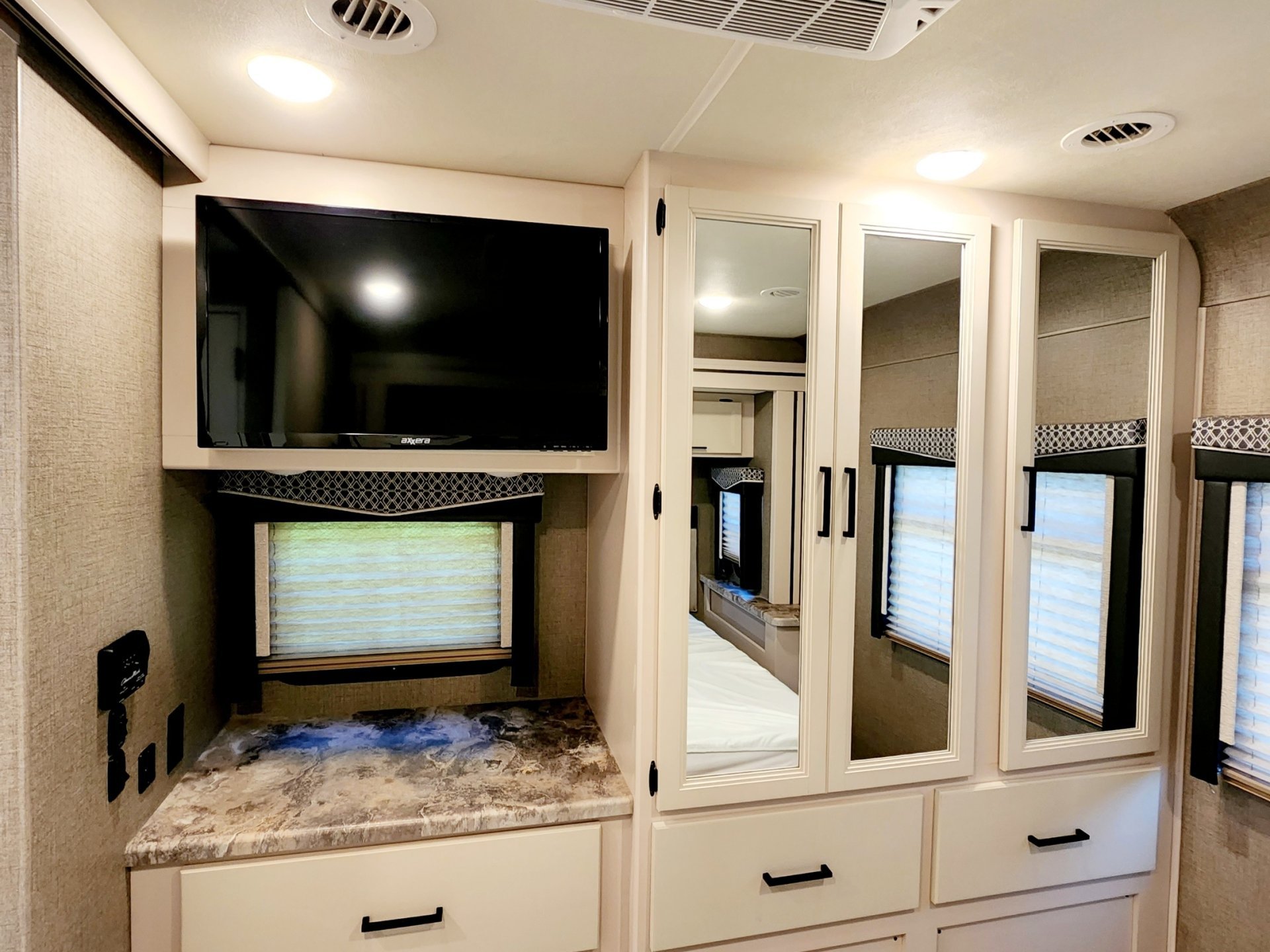 2021 THOR MOTOR COACH A.C.E. 30.3