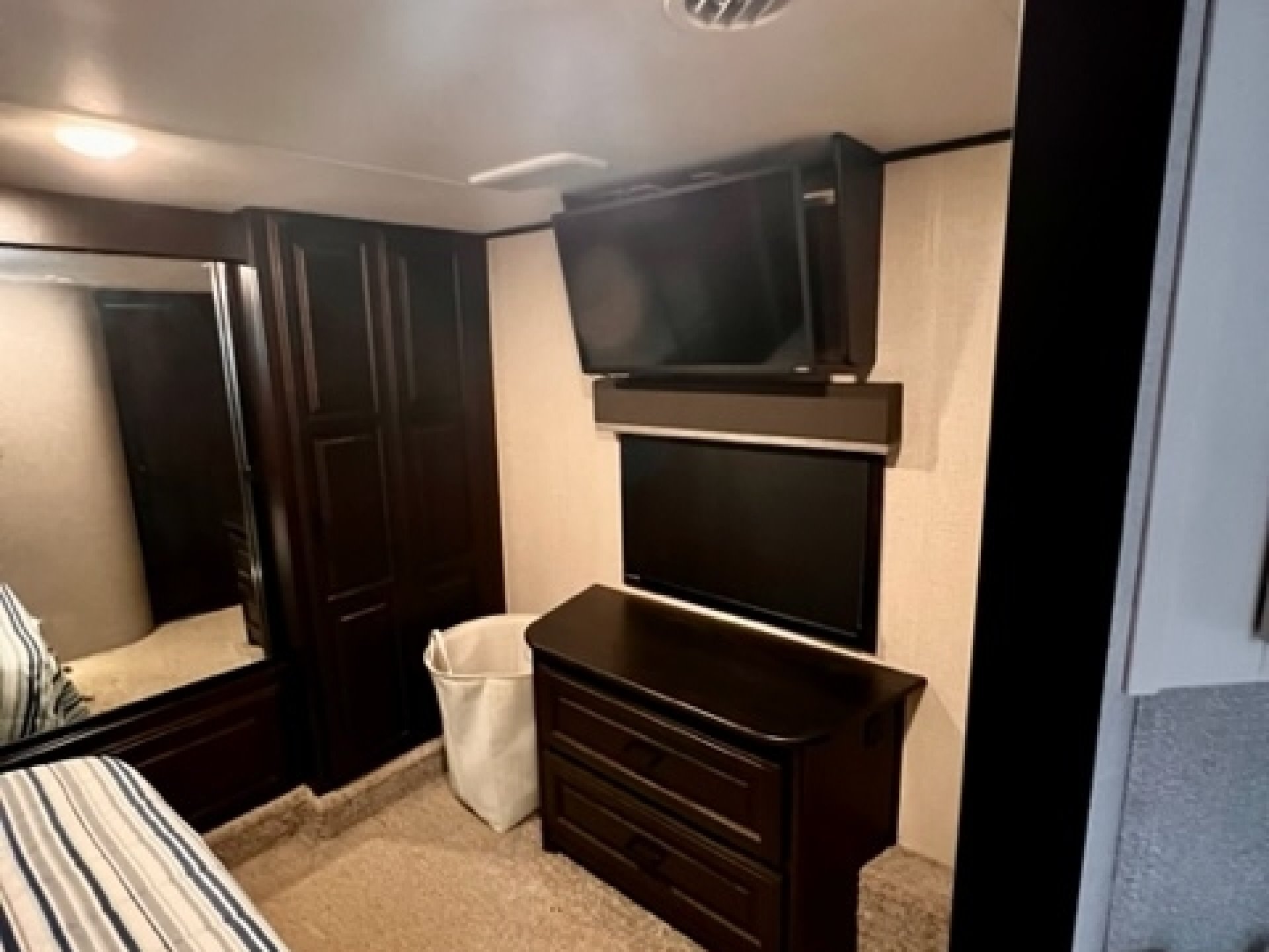 2021 HIGHLAND RIDGE OPEN RANGE OF427BHS