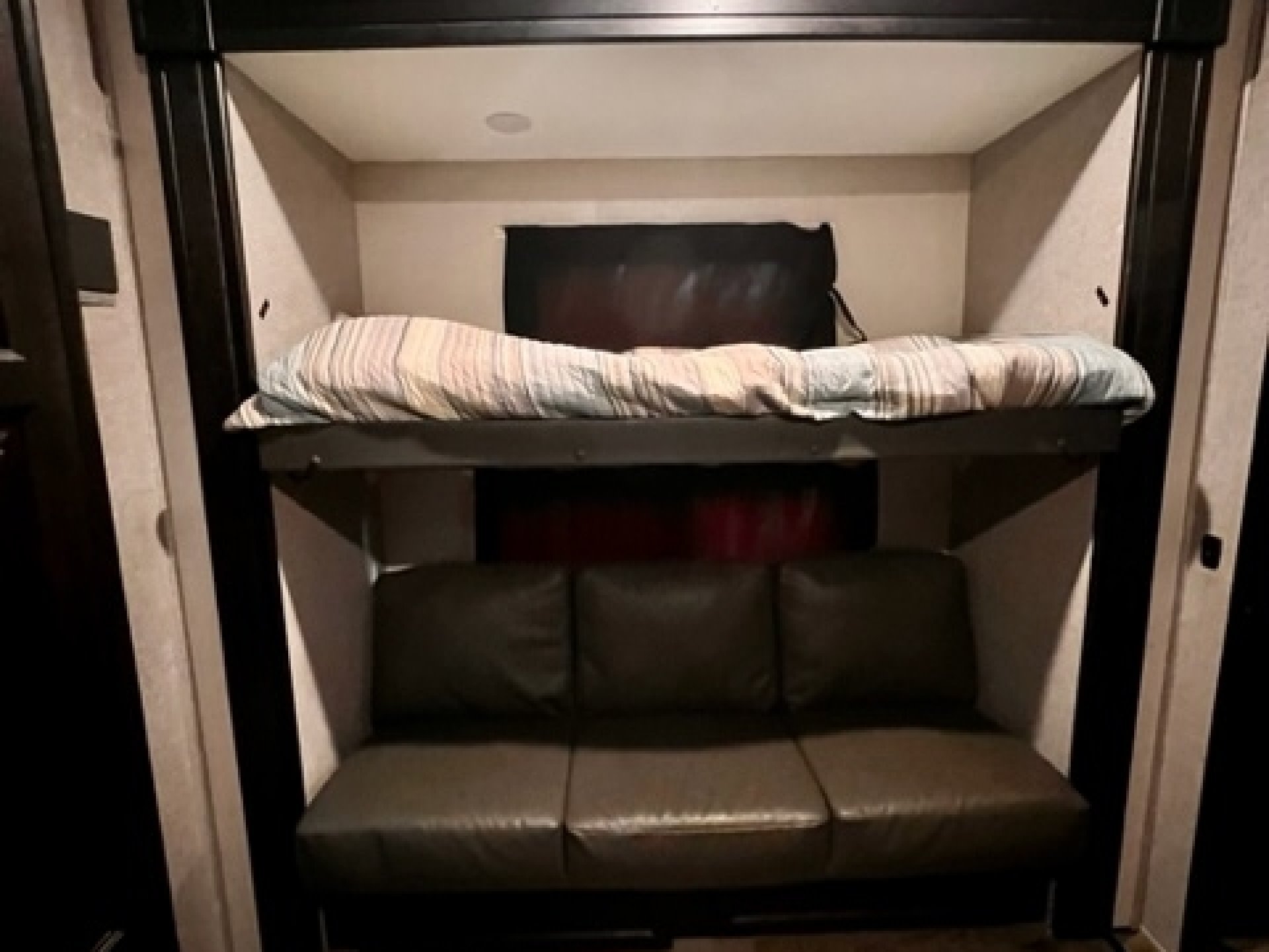 2021 HIGHLAND RIDGE OPEN RANGE OF427BHS