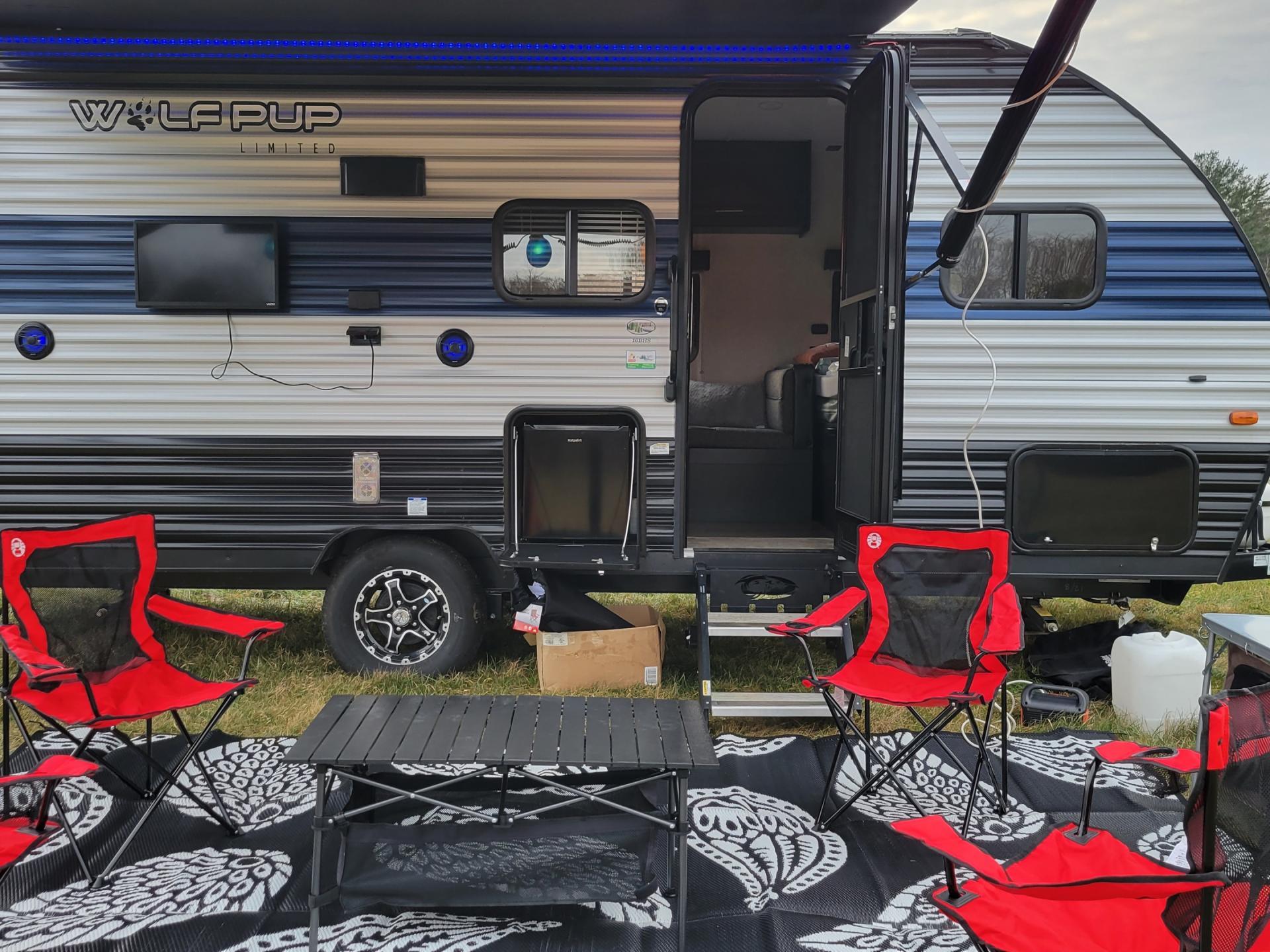 2021 FOREST RIVER CHEROKEE WOLF PUP 16BHS 