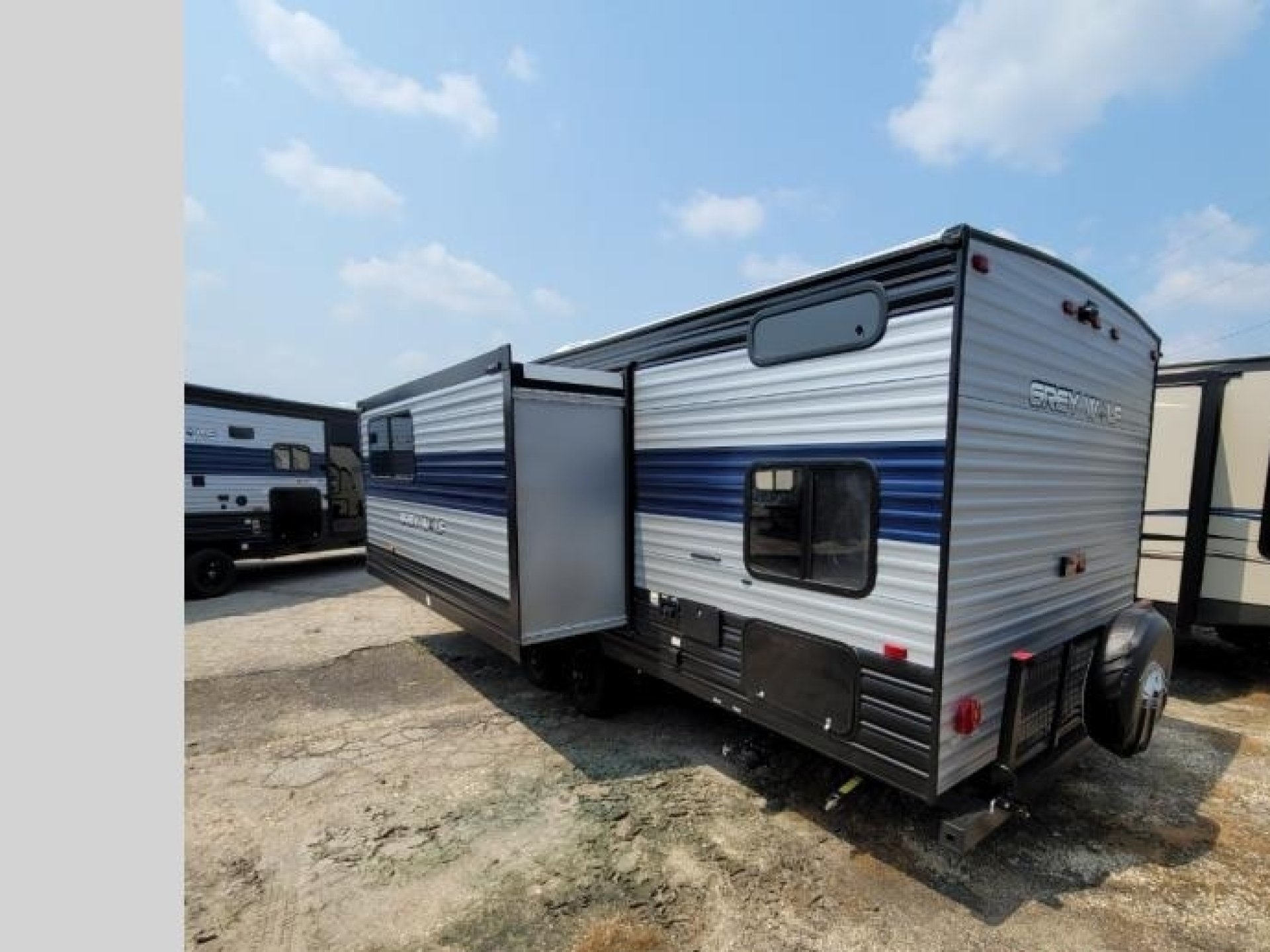 2022 FOREST RIVER CHEROKEE GREY WOLF 26BRB - Good Sam RV Rentals