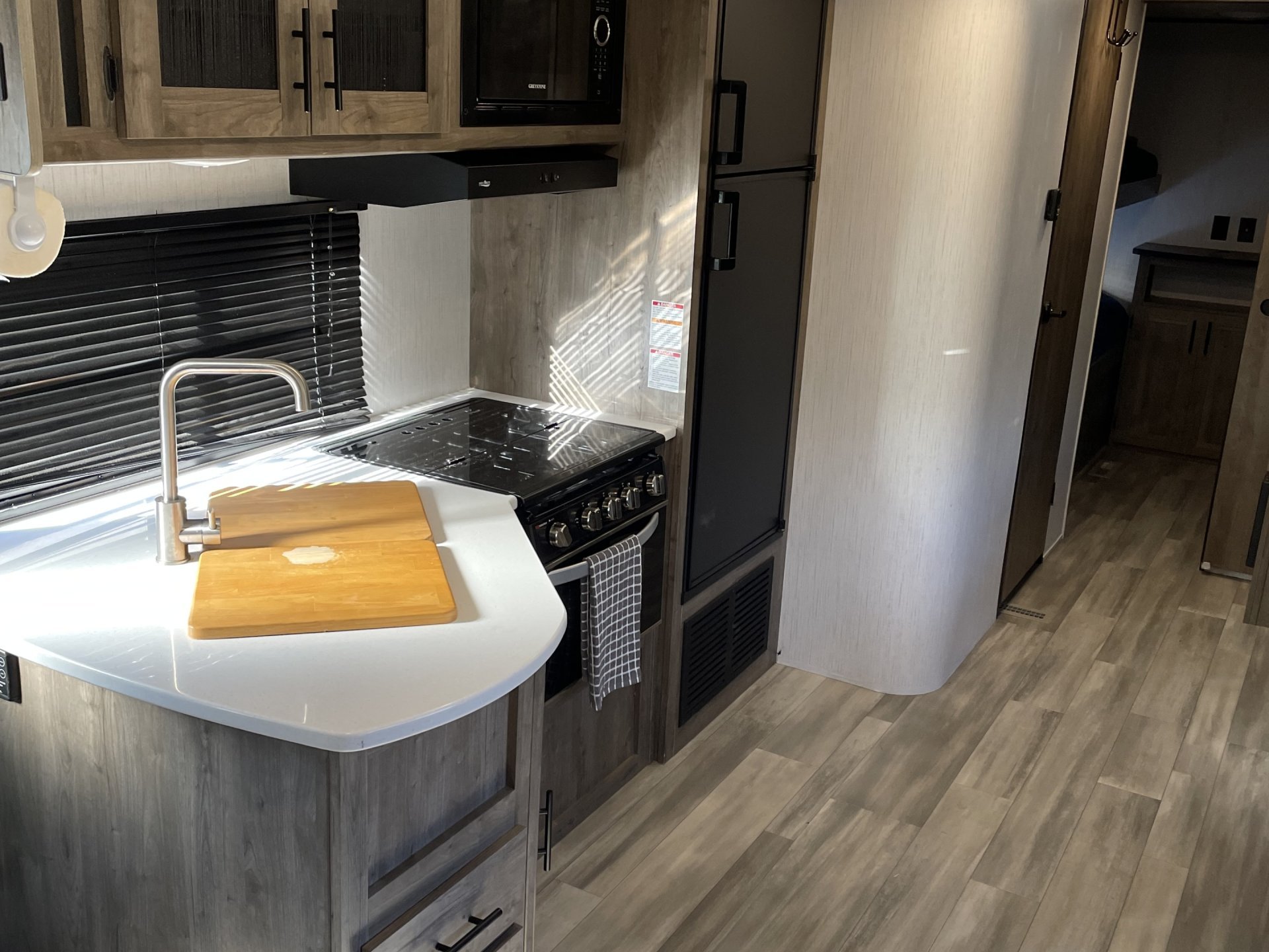 2021 HEARTLAND PIONEER QB 300