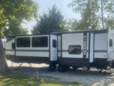 2021 KEYSTONE HIDEOUT 318BR