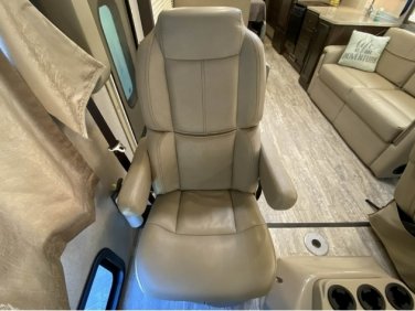 2018 THOR MOTOR COACH HURRICANE 29M