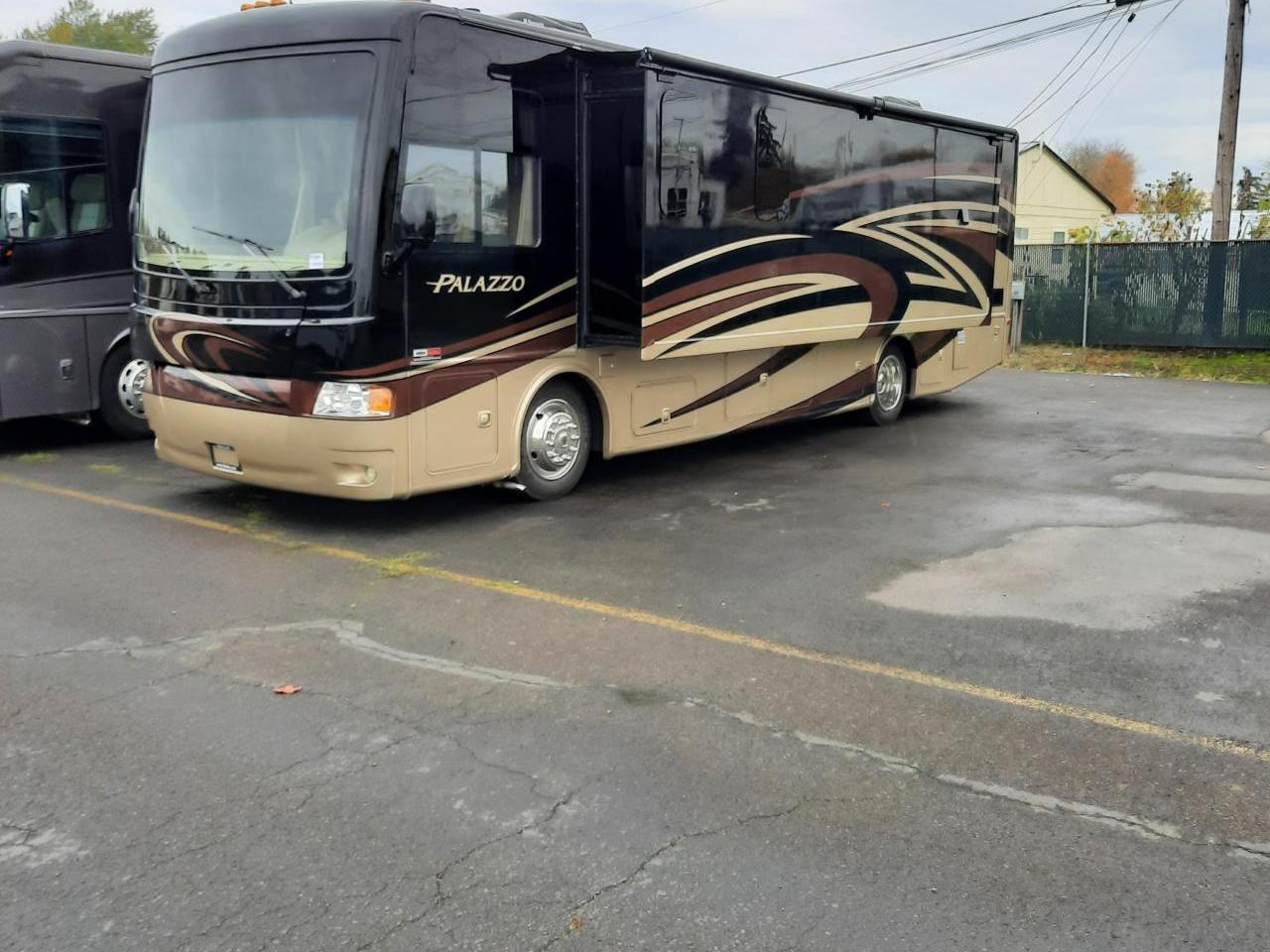 2014 THOR MOTOR COACH PALAZZO 33.2