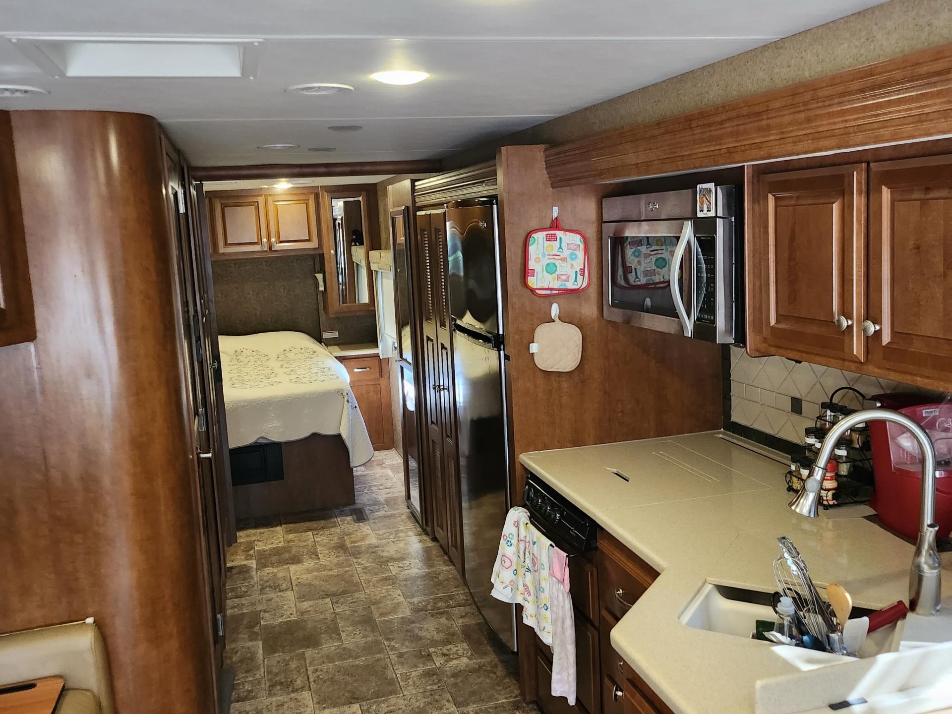 2014 THOR MOTOR COACH PALAZZO 33.2