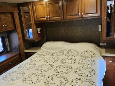 2014 THOR MOTOR COACH PALAZZO 33.2