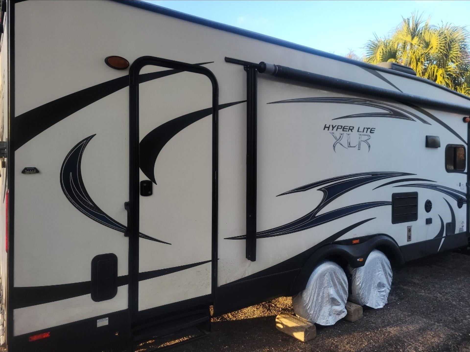2014 FOREST RIVER XLR HYPER LITE 27HFS