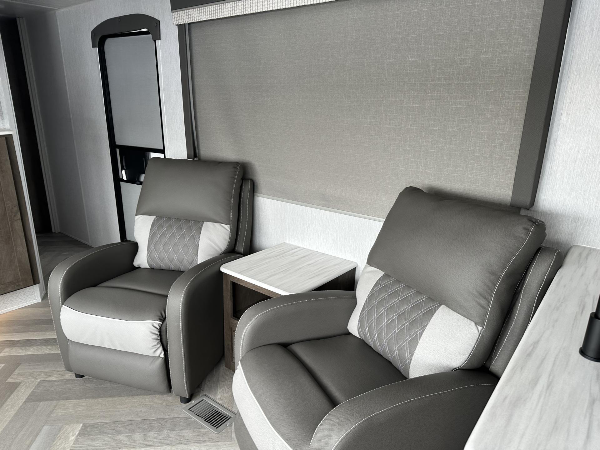 2022 FOREST RIVER SALEM 27RK