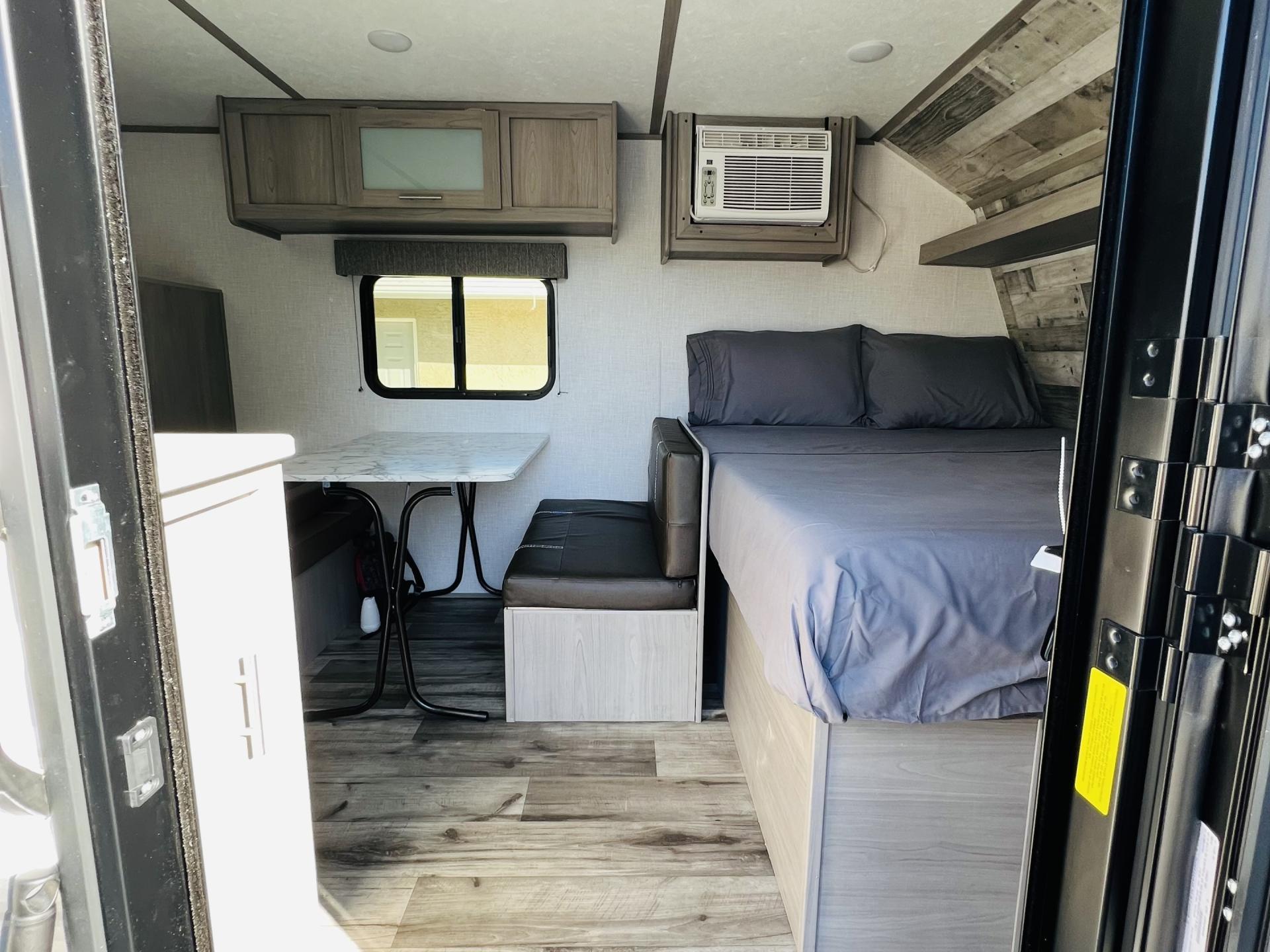 2023 COLEMAN COLEMAN LANTERN LT 17B