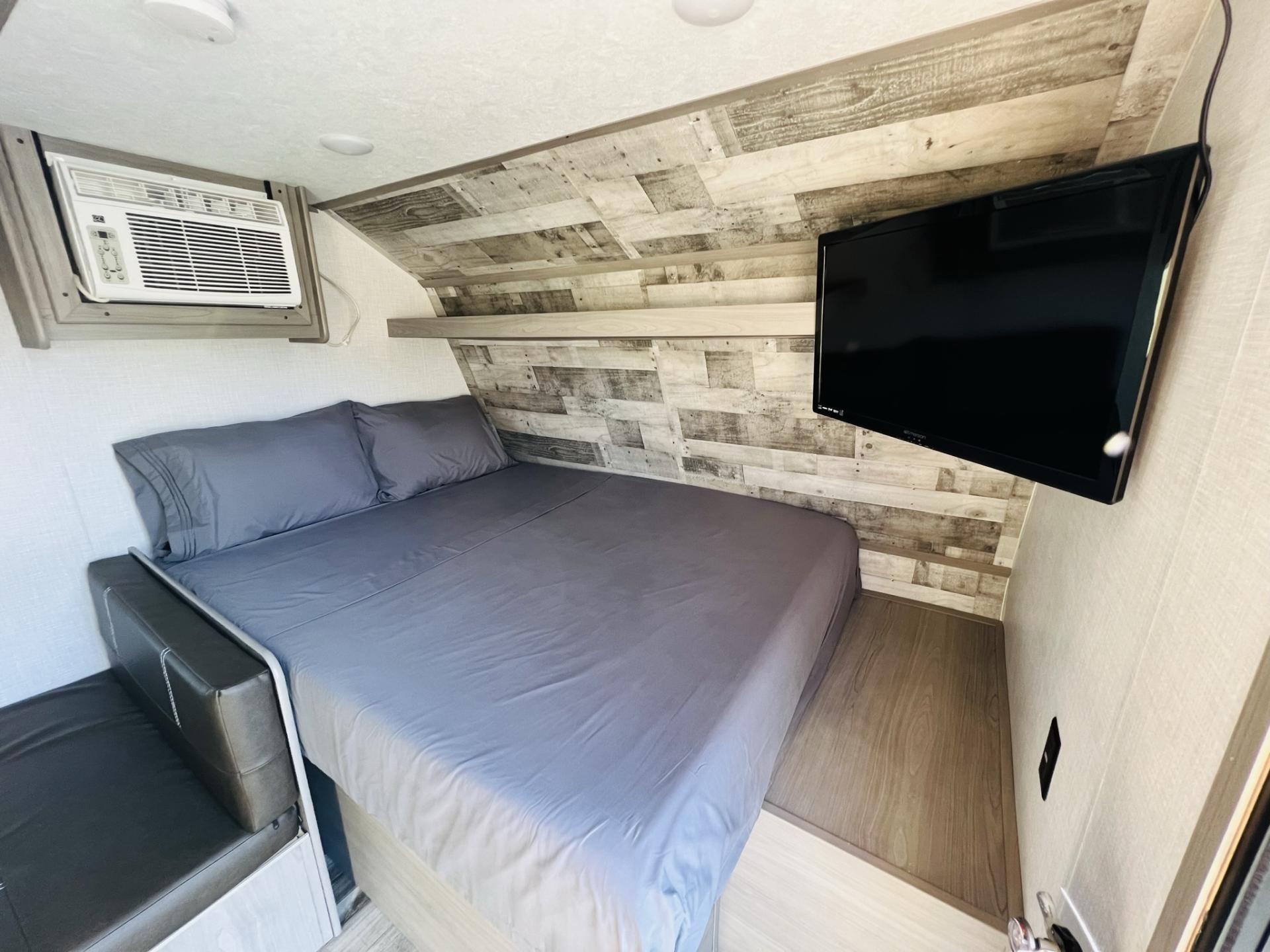 2023 COLEMAN COLEMAN LANTERN LT 17B