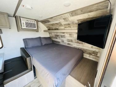 2023 COLEMAN COLEMAN LANTERN LT 17B