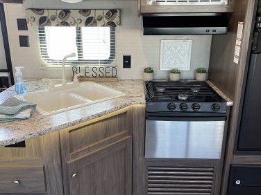 2018 KEYSTONE HIDEOUT 272LHS