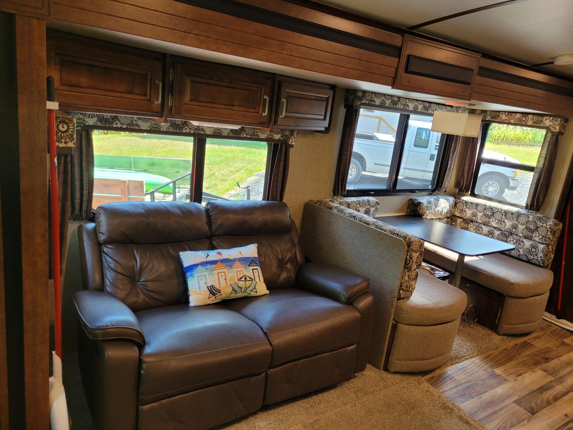 2017 KEYSTONE OUTBACK SUPER-LITE 298re
