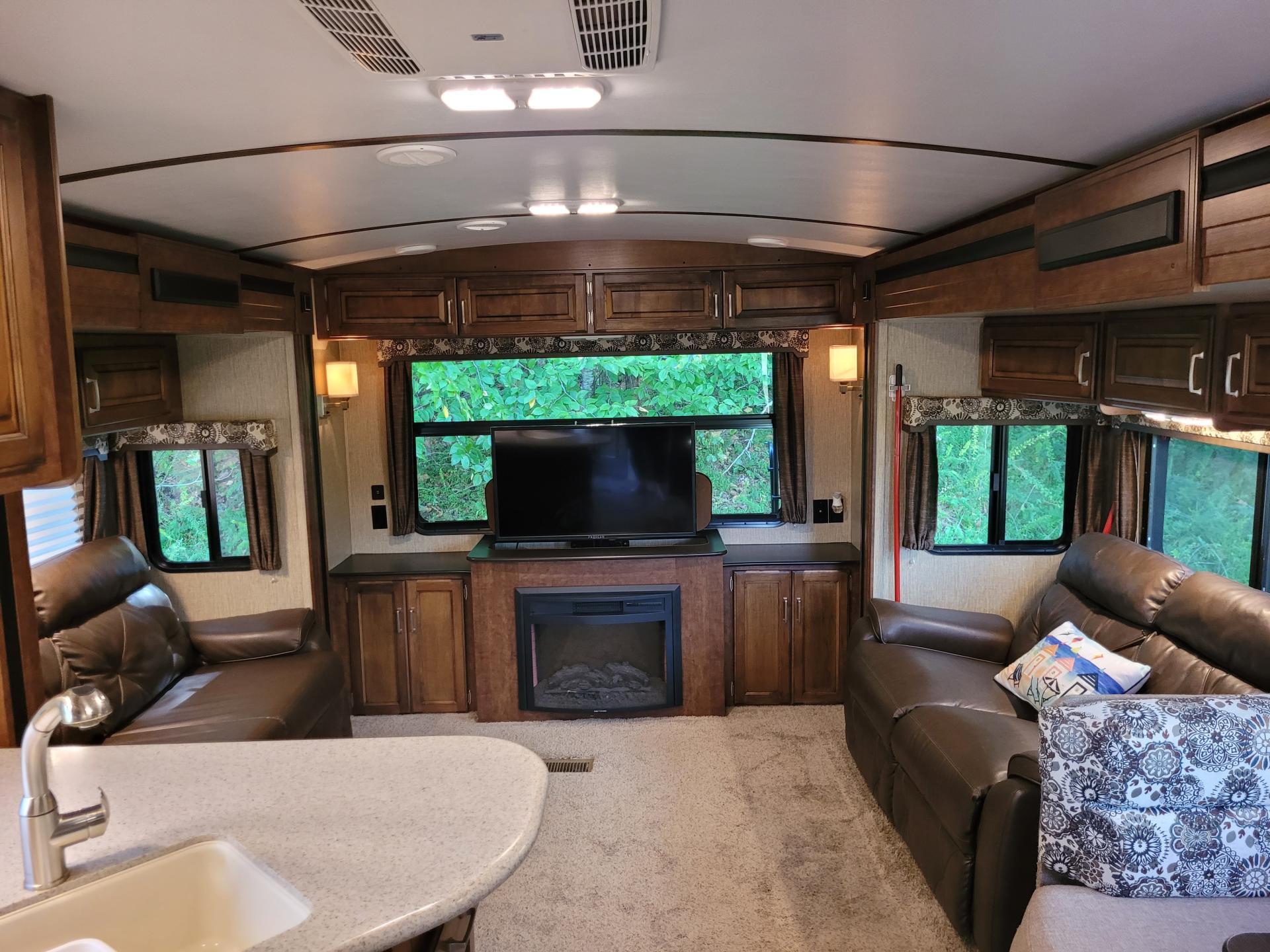2017 KEYSTONE OUTBACK SUPER-LITE 298re