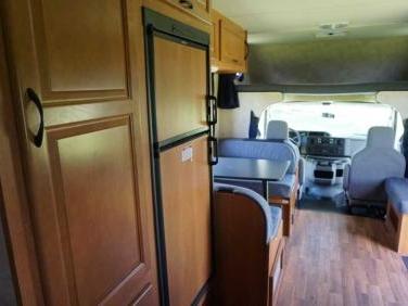 2018 THOR MOTOR COACH FOUR WINDS MAJESTIC SERIES 22B
