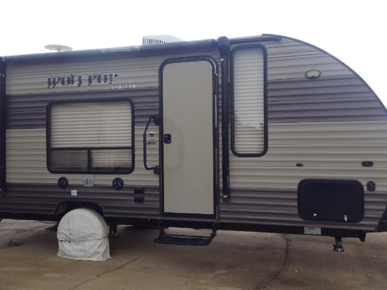 2017 Forest River Wolf pup 16FQC