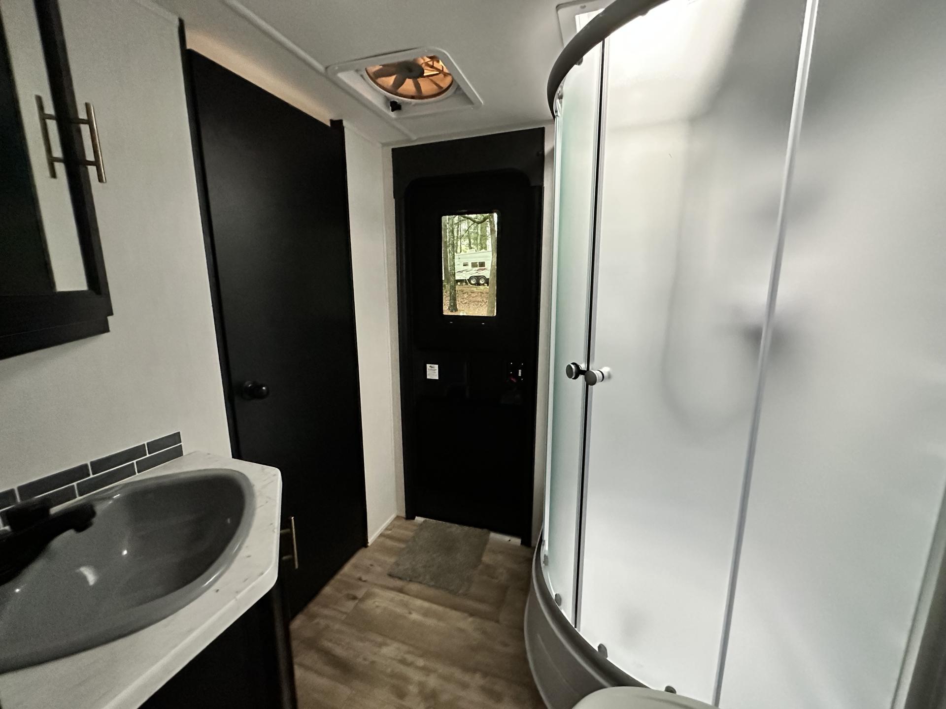 2022 FOREST RIVER CHEROKEE LIMITED 29TE