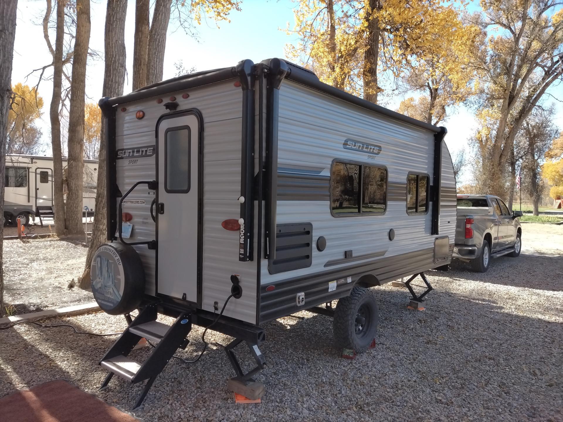 2023 SUNSET PARK RV SUN-LITE 19RB Sport