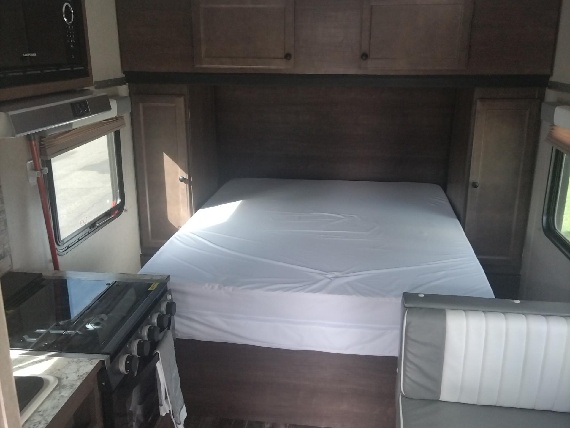 2023 SUNSET PARK RV SUN-LITE 19RB Sport