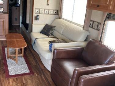 2010 DAMON DAYBREAK 36SD