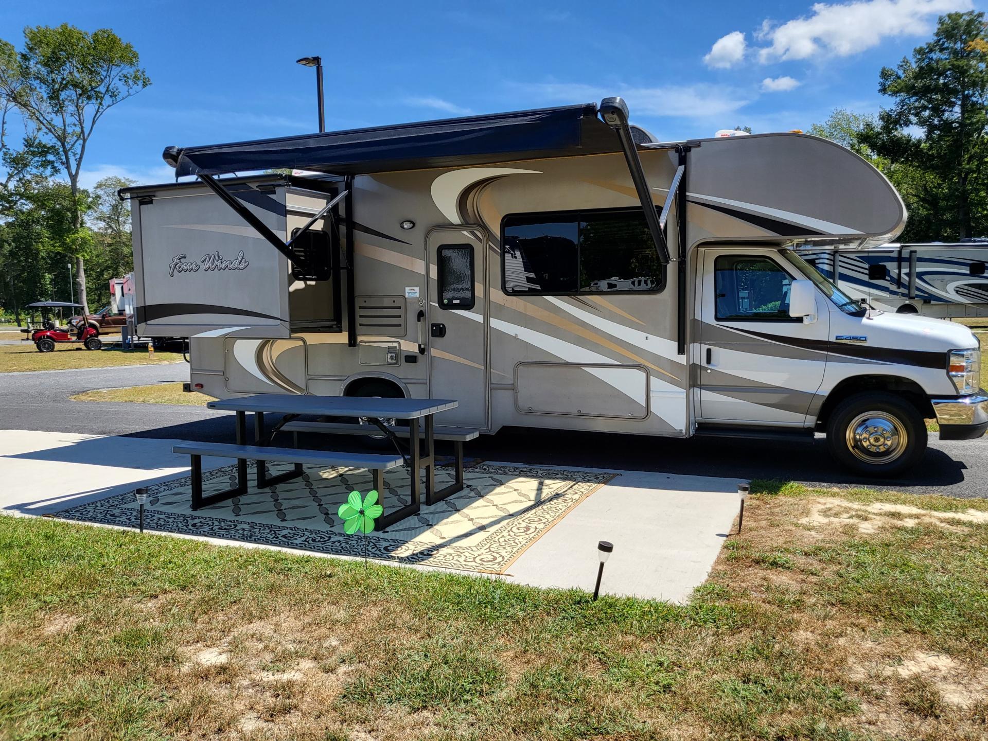 2016 THOR MOTOR COACH Fourwinds  26A