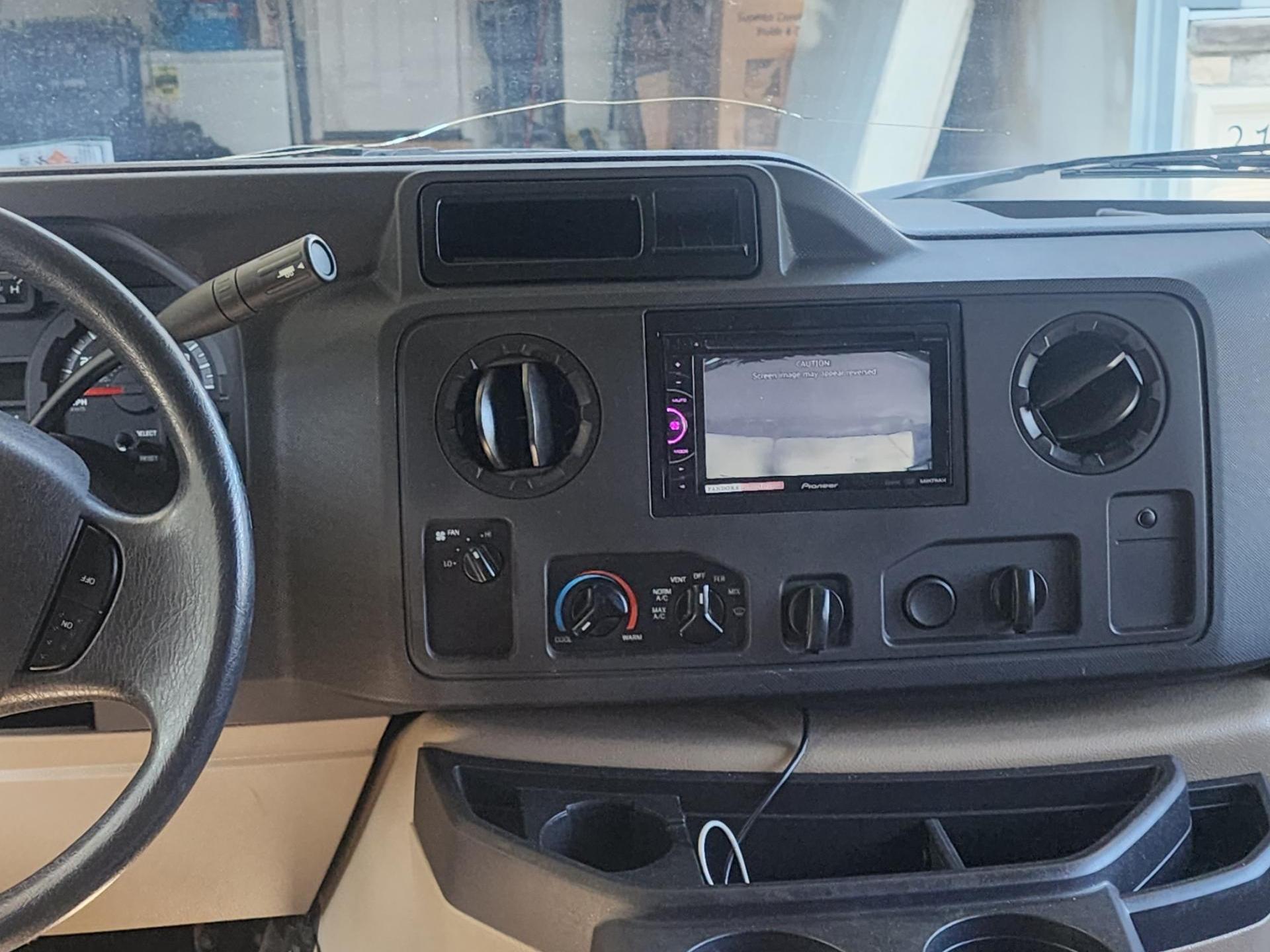 2015 WINNEBAGO MINNIE WINNIE 31K