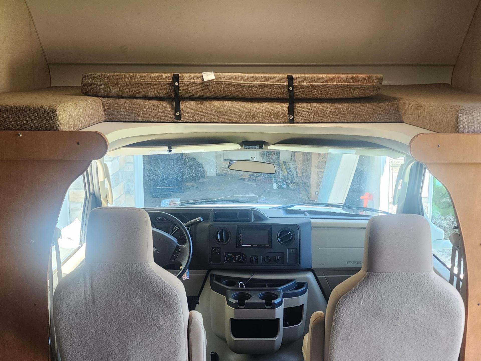 2015 WINNEBAGO MINNIE WINNIE 31K