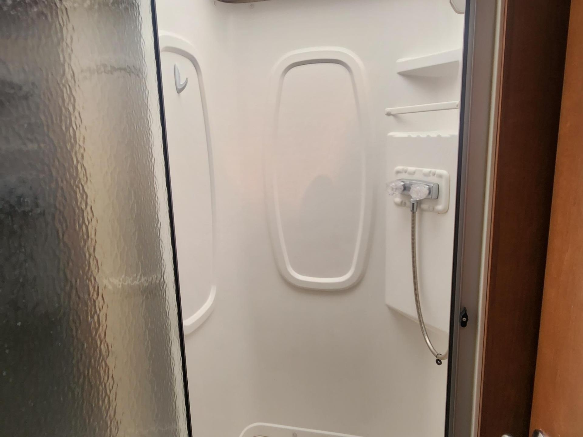 2015 WINNEBAGO MINNIE WINNIE 31K
